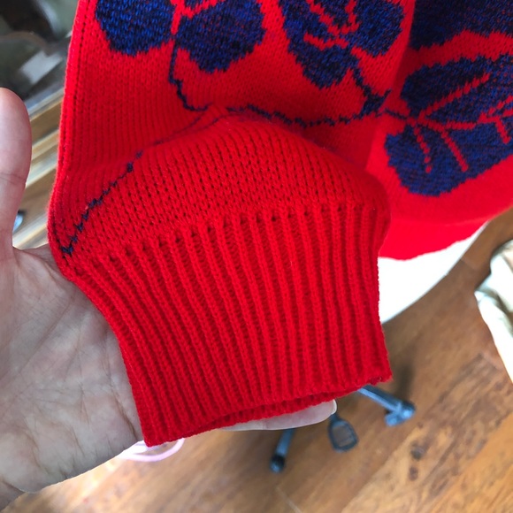 VINTAGE 80s Blue Red Leaves Knit Sweater - Picture 5 of 13